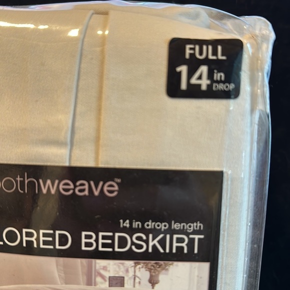 NWT One Full Size Smoothweave Tailored Crème Colored Polyester & Cotton Bedskirt - Picture 3 of 4